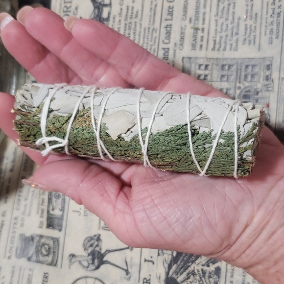 Cedar and White Sage Bundle - Picture 2 of 3